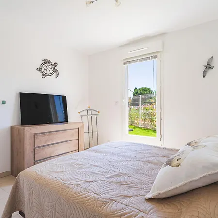 Classe 4 Etoiles By Interhome Daire Le Lavandou