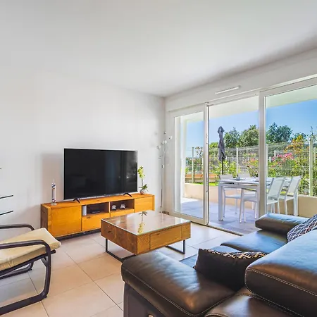 Daire Classe 4 Etoiles By Interhome Le Lavandou