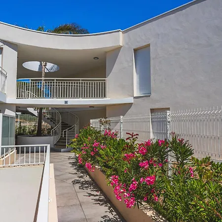 Classe 4 Etoiles By Interhome Daire Le Lavandou